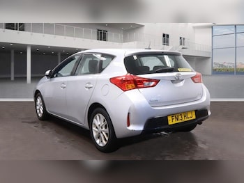 Used Toyota Auris 2013 for sale - 77411528: Photo