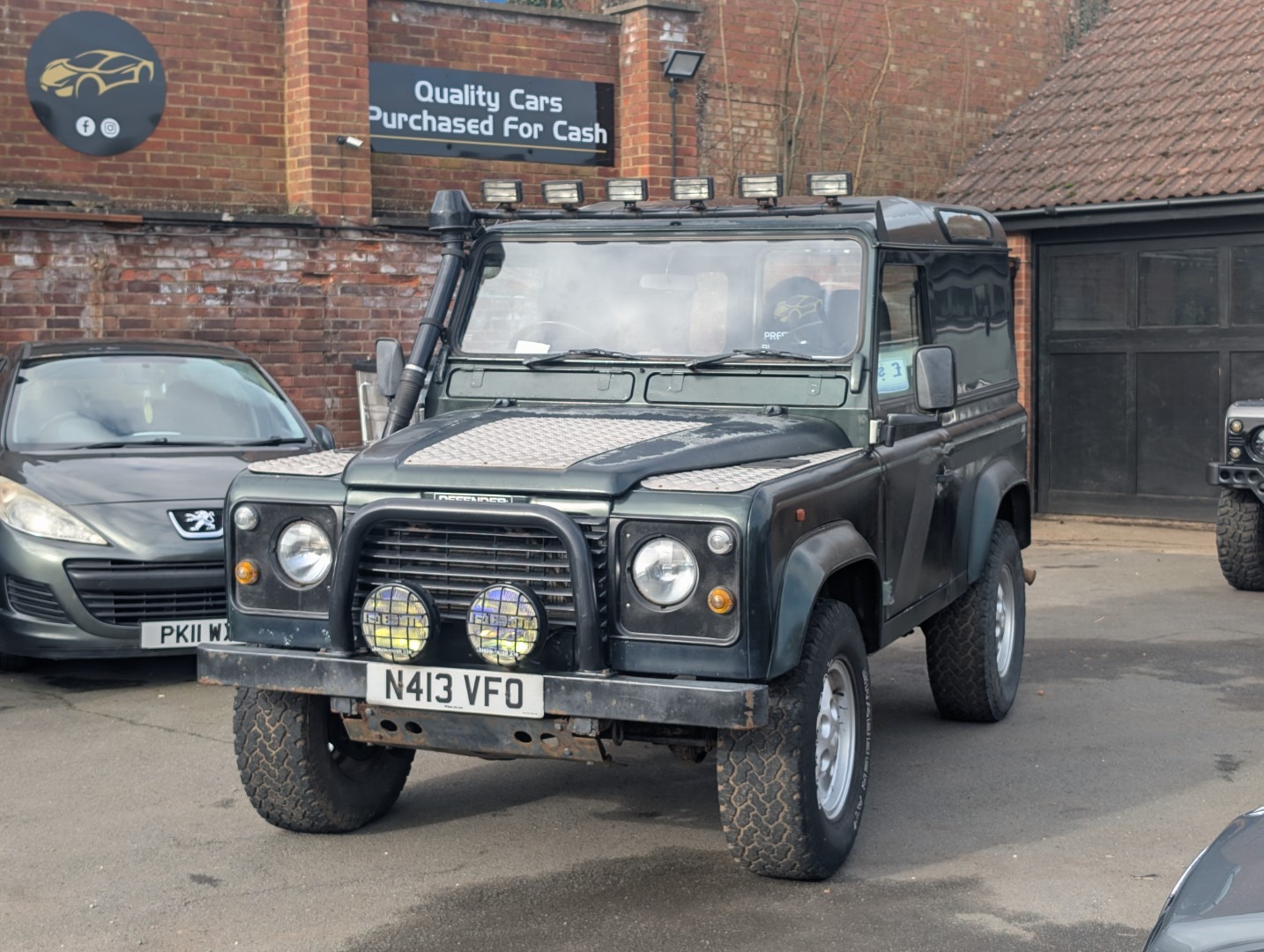 Used Land Rover Defender 90 1995 for sale - 77640231: Photo 3