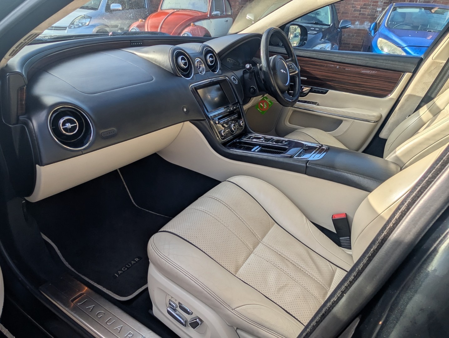 Used Jaguar XJ 2012 for sale - 77354988: Photo 10