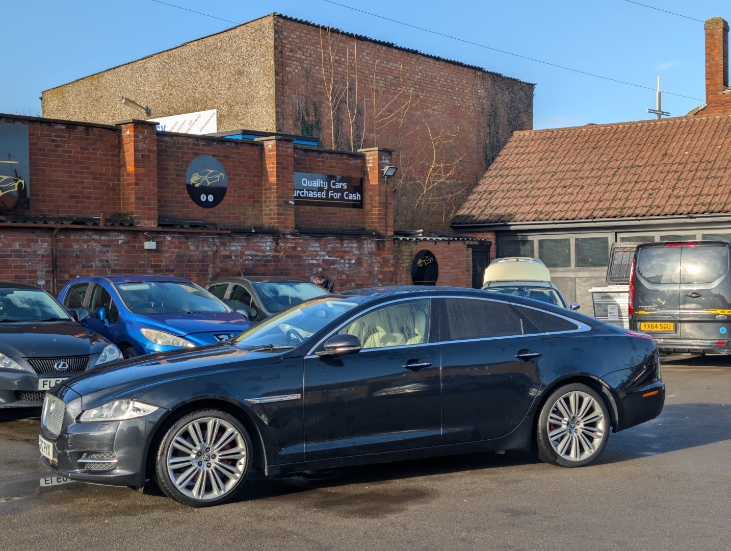 Used Jaguar XJ 2012 for sale - 77354988: Photo 2