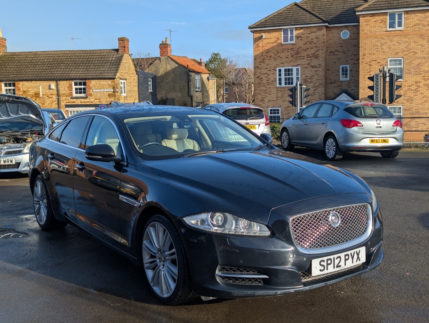 Used Jaguar XJ 2012 for sale - 77354988: Photo 3
