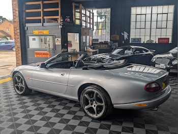 Used Jaguar XKR 2000 for sale - 79571148: Photo