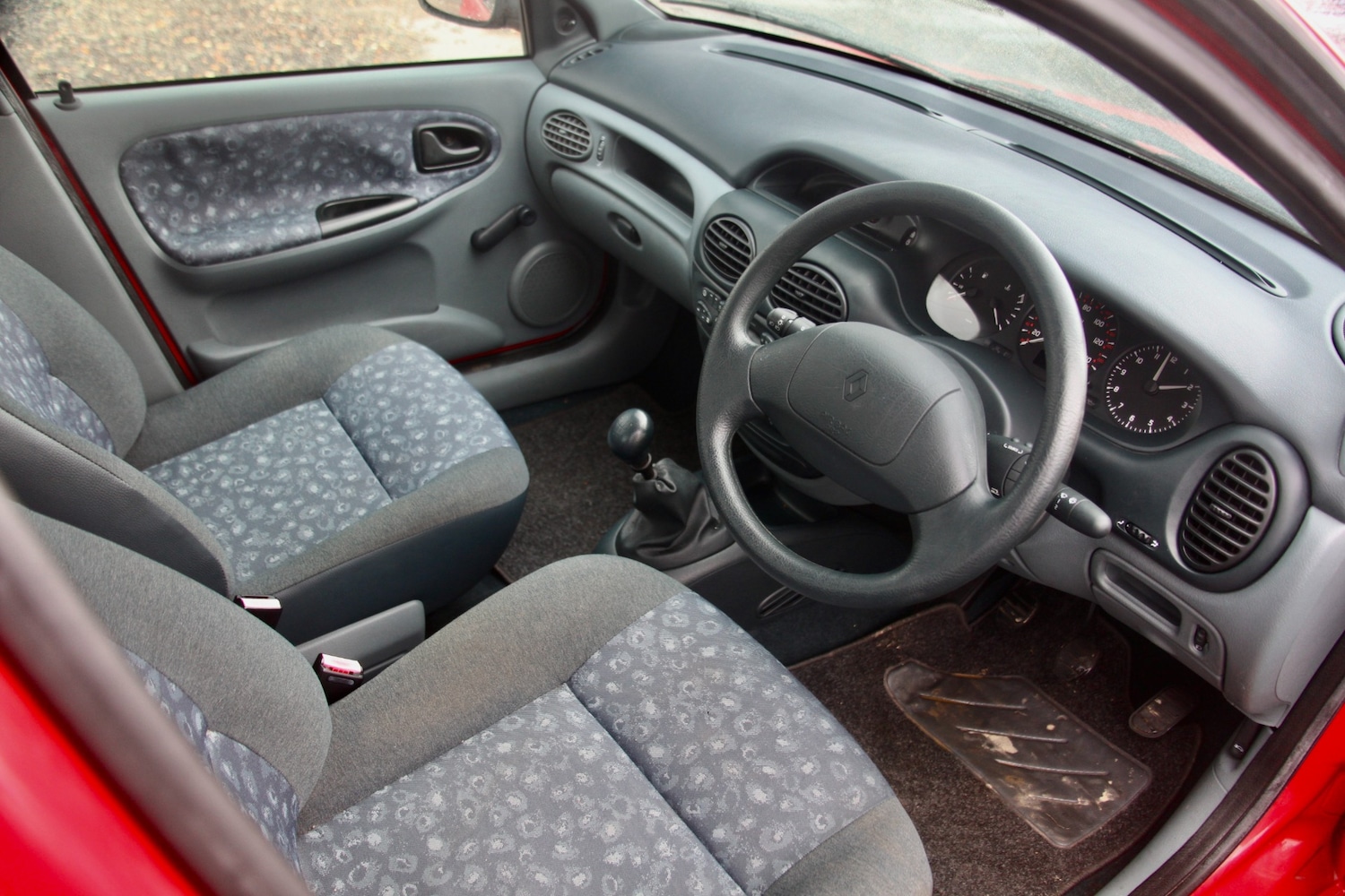 Used Renault Megane 1998 for sale - 77516454: Photo 11