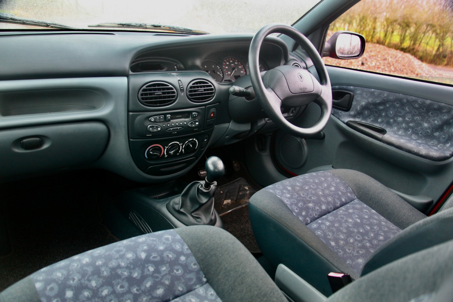 Used Renault Megane 1998 for sale - 77516454: Photo 12