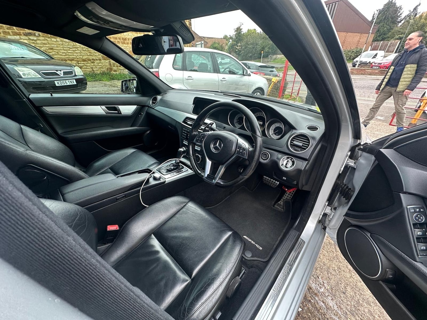 Used Mercedes-Benz C Class 2012 for sale - 76579844: Photo 9