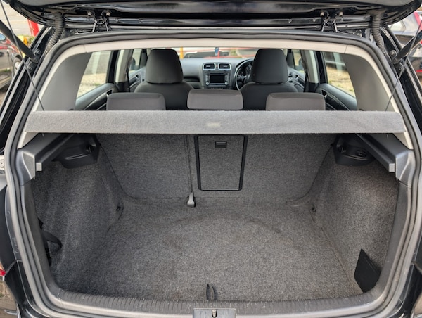 Used Volkswagen Golf 2010 for sale - 76220305: Photo 11