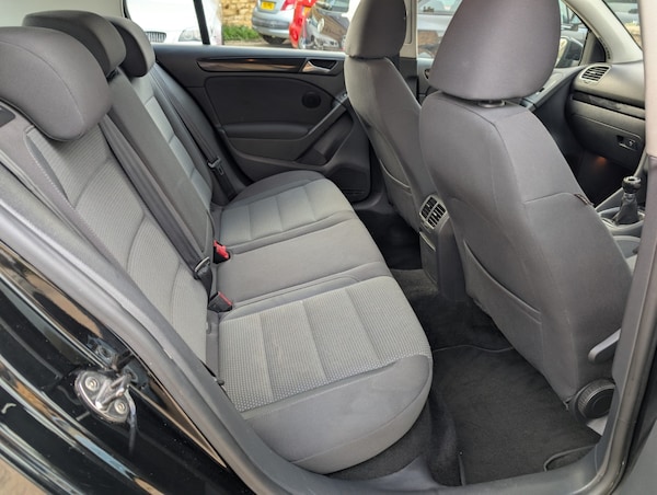 Used Volkswagen Golf 2010 for sale - 76220305: Photo 12