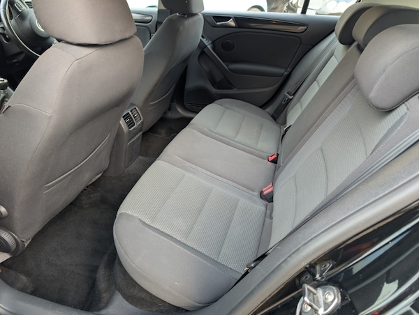 Used Volkswagen Golf 2010 for sale - 76220305: Photo 13