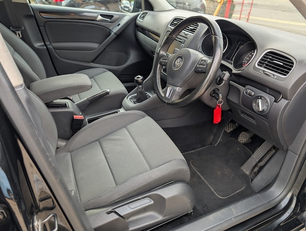 Used Volkswagen Golf 2010 for sale - 76220305: Photo 16