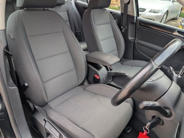 Used Volkswagen Golf 2010 for sale - 76220305: Photo 19