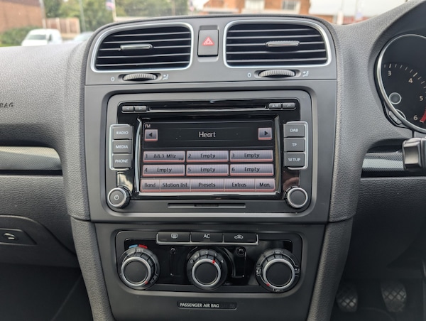 Used Volkswagen Golf 2010 for sale - 76220305: Photo 21