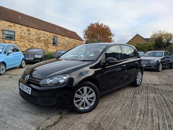 Used Volkswagen Golf 2010 for sale - 76220305: Photo 2