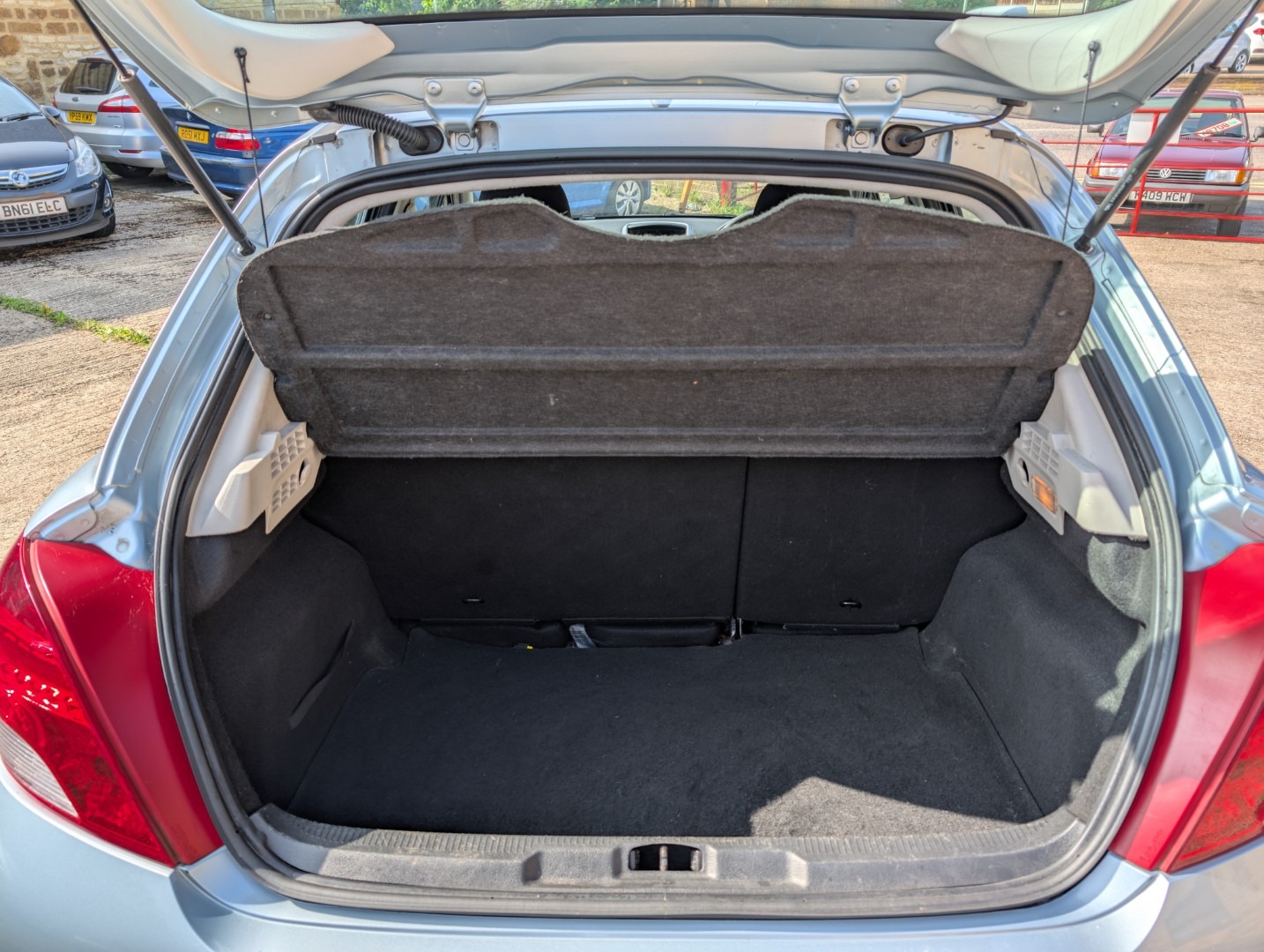 Used Peugeot 207 2011 for sale - 76392320: Photo 5