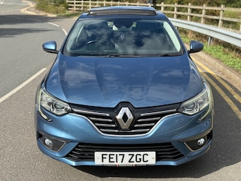 Used Renault Megane 2017 for sale - 76036698: Photo