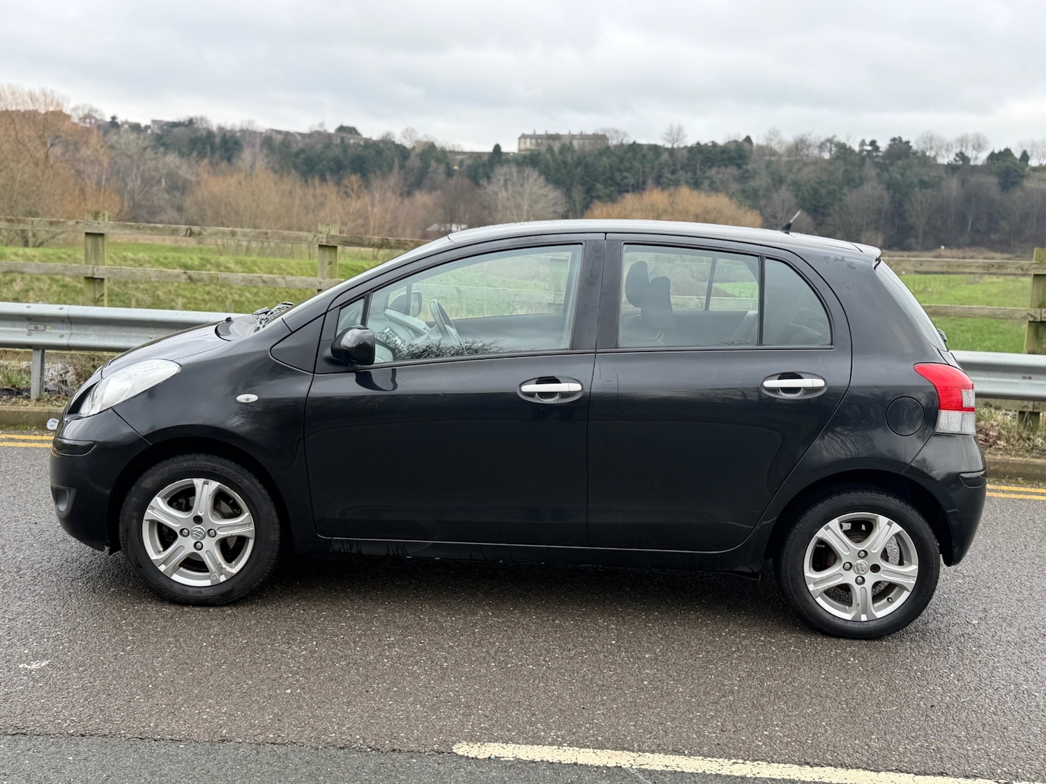 Used Toyota Yaris 2010 for sale - 77495732: Photo 10