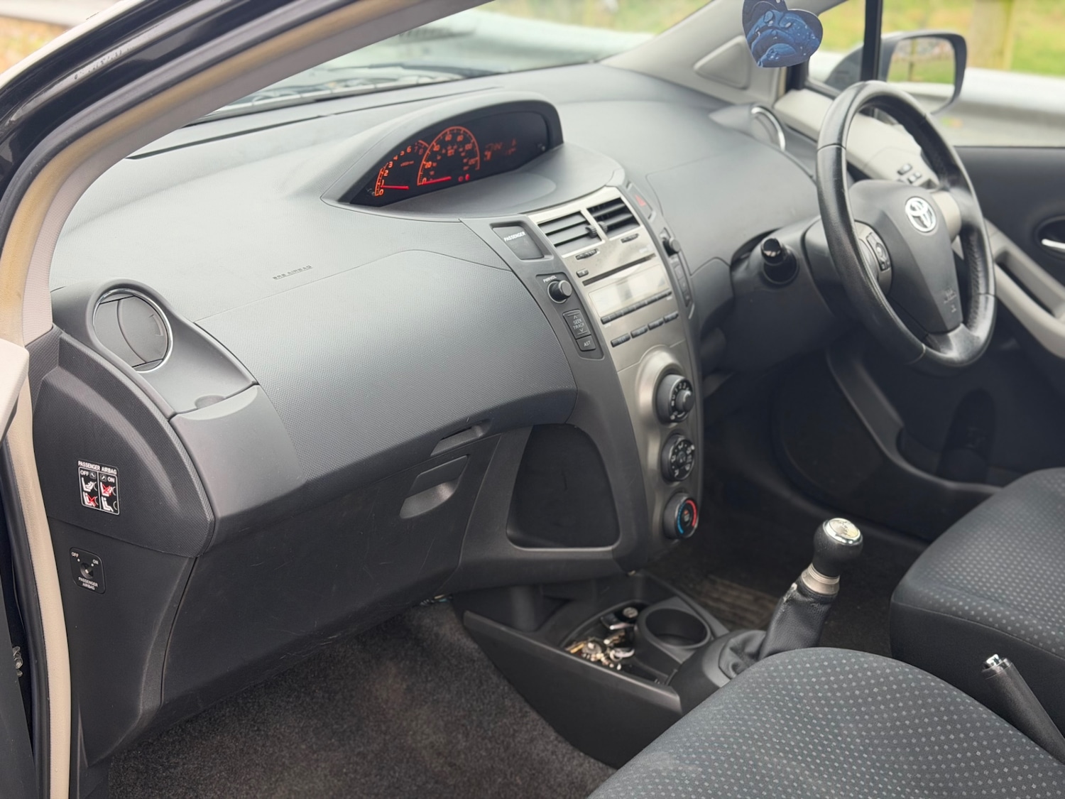 Used Toyota Yaris 2010 for sale - 77495732: Photo 19