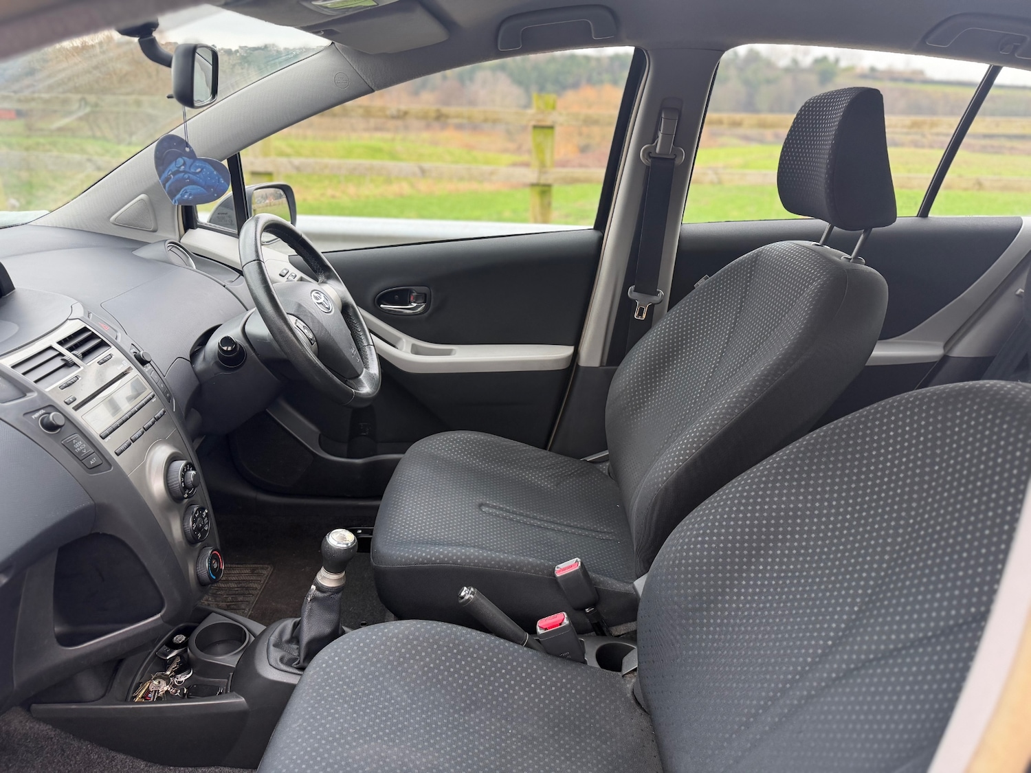 Used Toyota Yaris 2010 for sale - 77495732: Photo 20