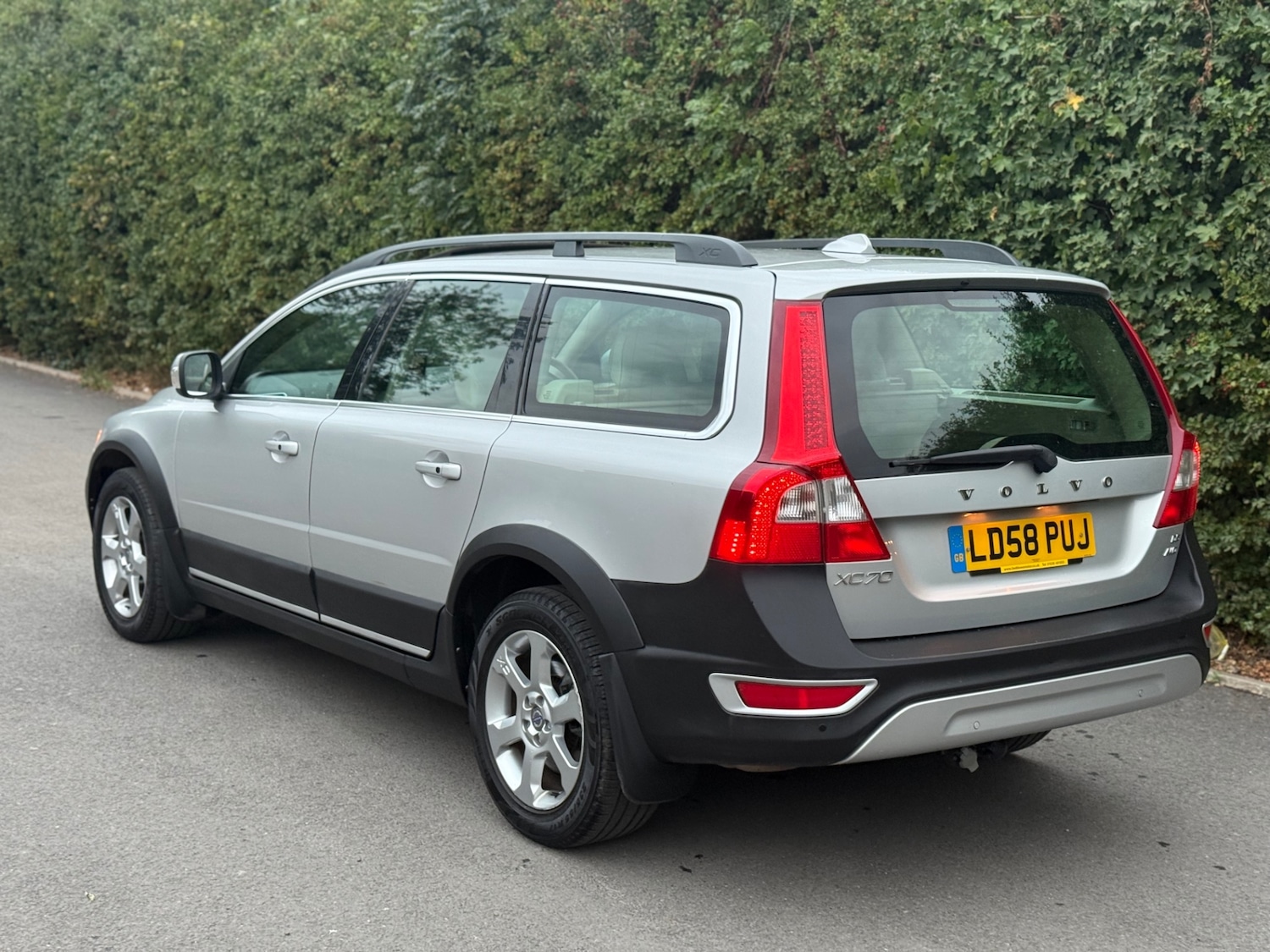 Used Volvo XC70 2008 for sale - 76450632: Photo 16
