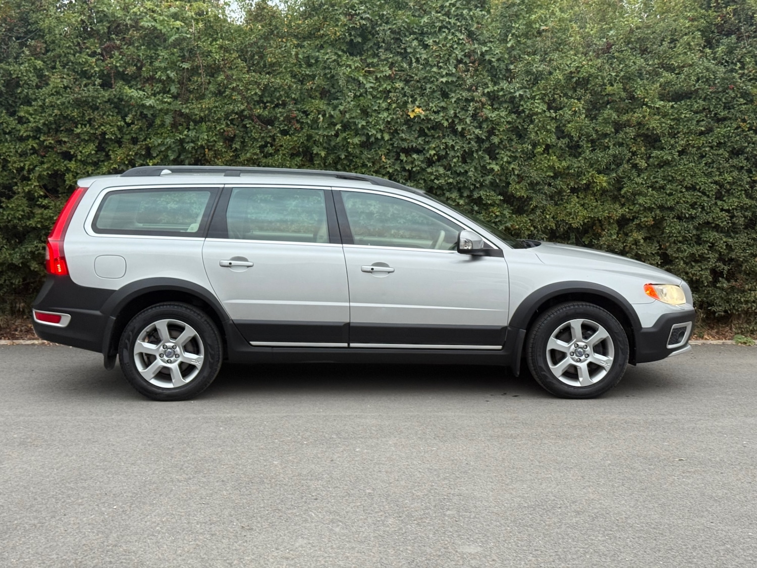Used Volvo XC70 2008 for sale - 76450632: Photo 9