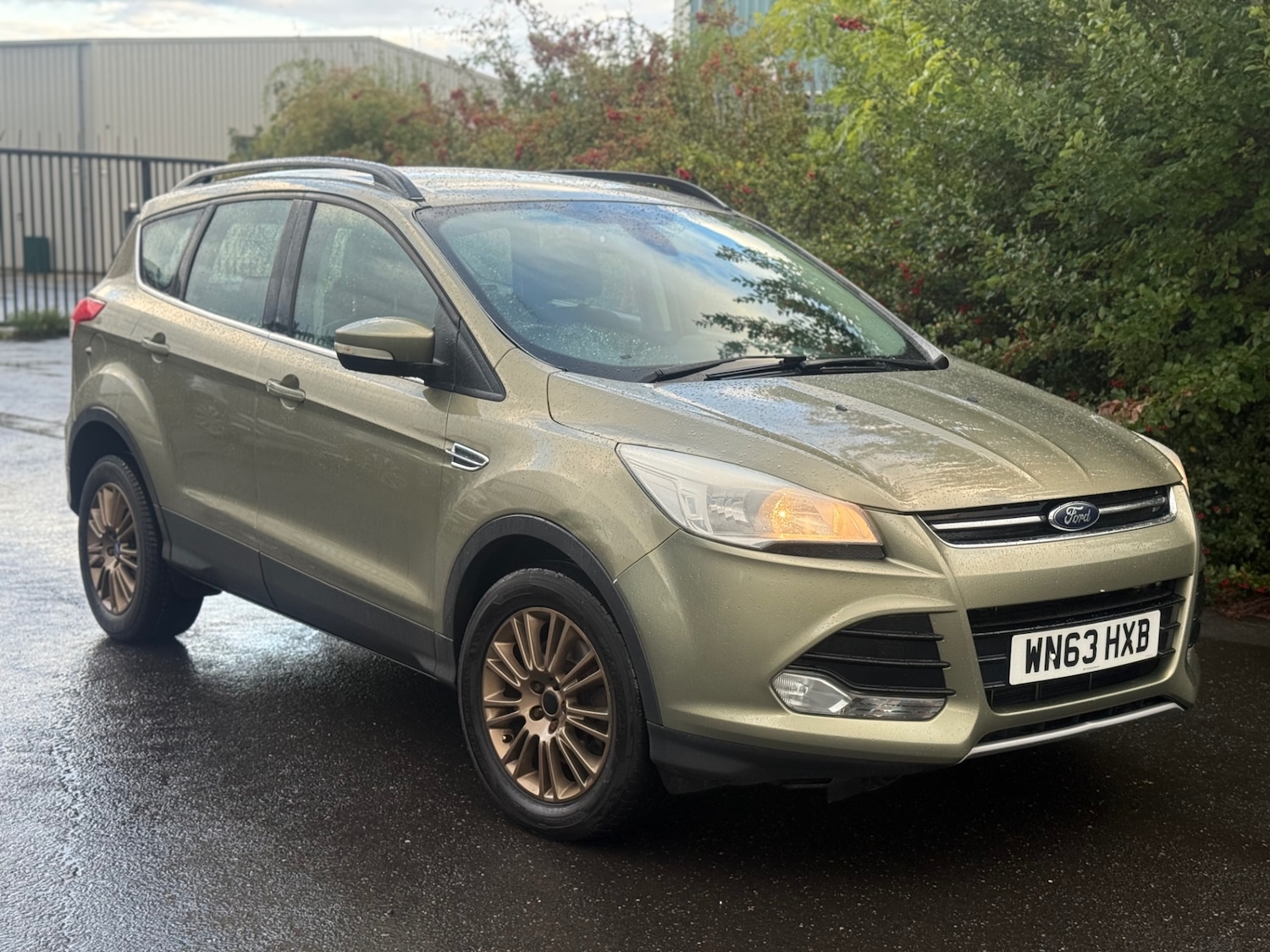 Used Ford Kuga 2014 for sale - 75997538: Photo 2