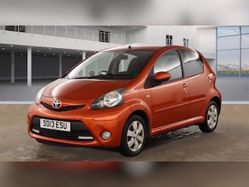 Used Toyota AYGO 2013 for sale - 76184174: Photo 2