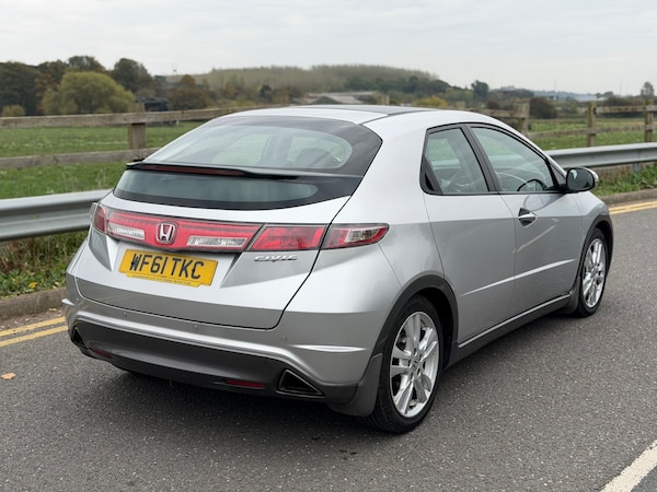 Used Honda Civic 2011 for sale - 76309988: Photo 10