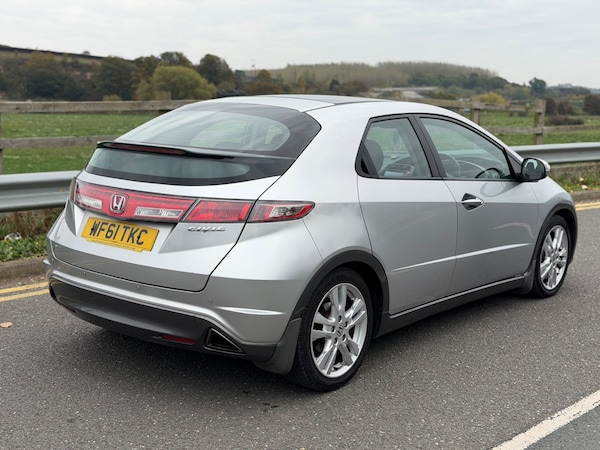Used Honda Civic 2011 for sale - 76309988: Photo 5