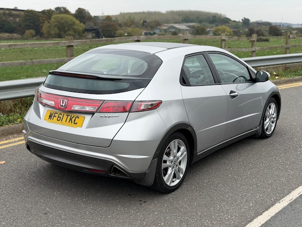 Used Honda Civic 2011 for sale - 76309988: Photo 9