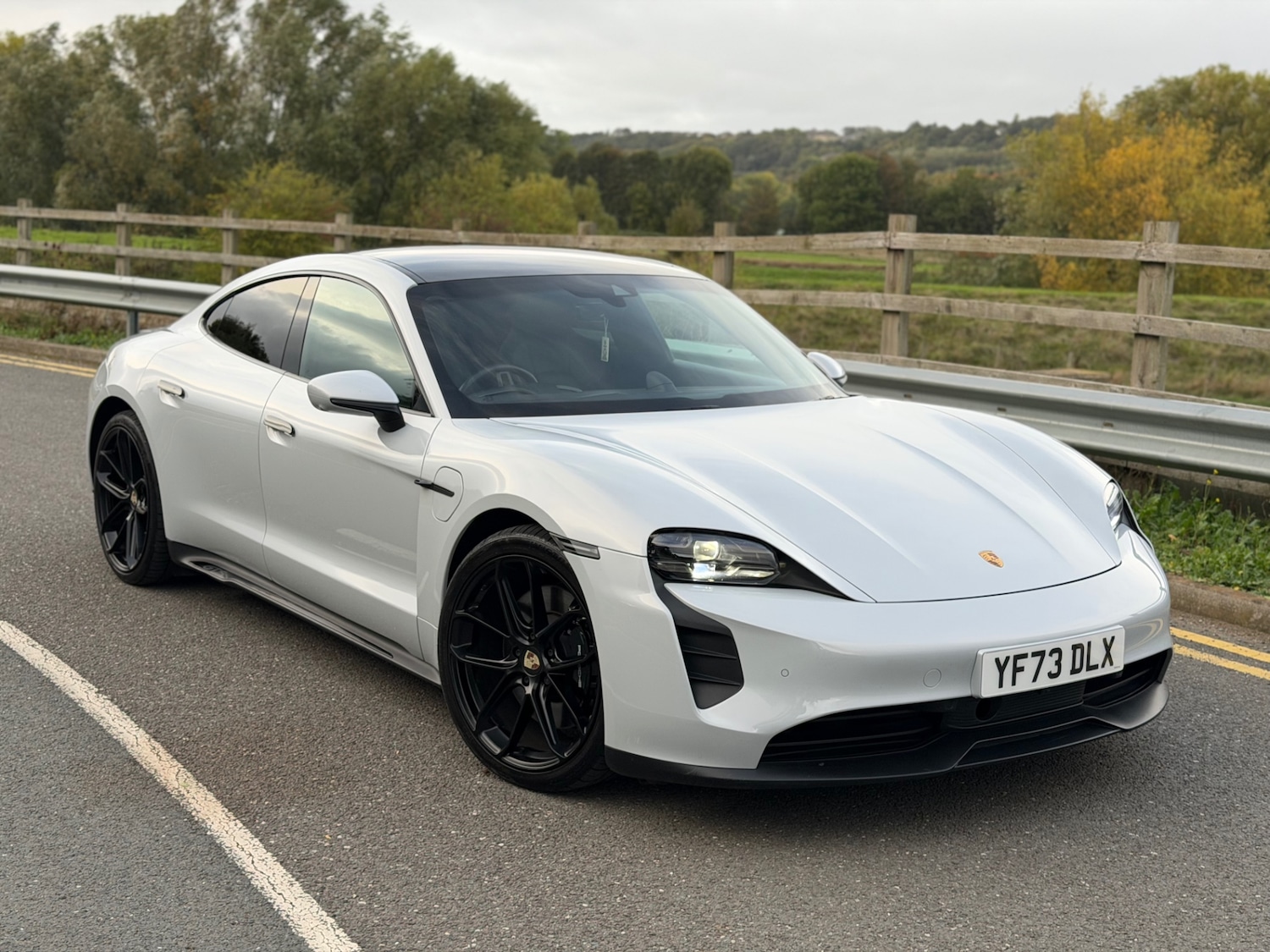 Used Porsche Taycan 2023 for sale - 76293453: Photo 1