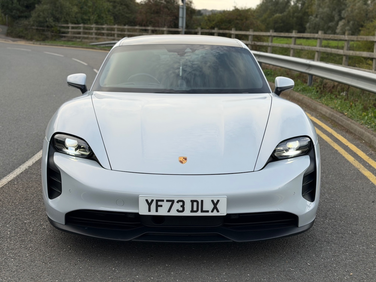 Used Porsche Taycan 2023 for sale - 76293453: Photo 2