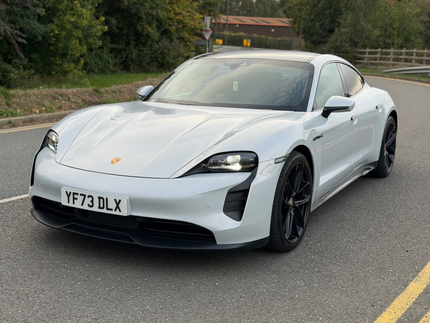 Used Porsche Taycan 2023 for sale - 76293453: Photo 3