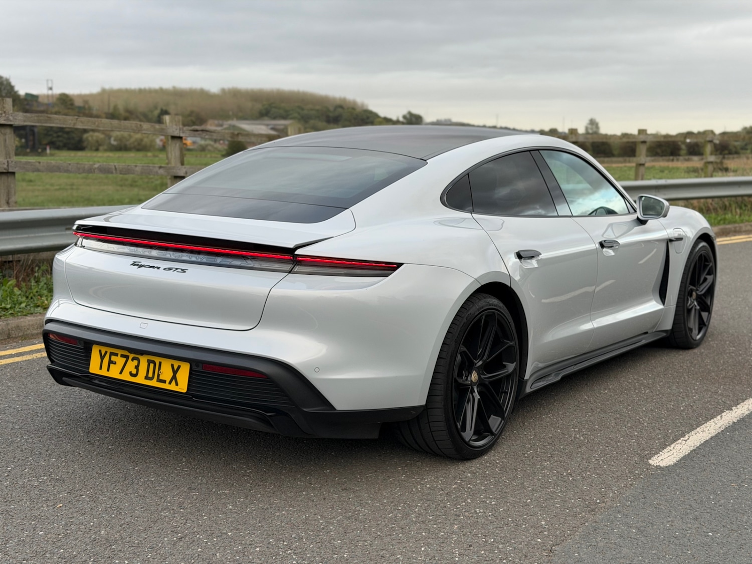 Used Porsche Taycan 2023 for sale - 76293453: Photo 5
