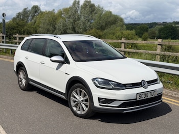Used Volkswagen Golf 2017 for sale - 78826146: Photo