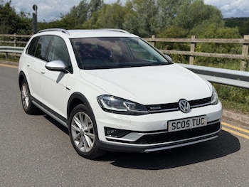 Used Volkswagen Golf 2017 for sale - 78826146: Photo