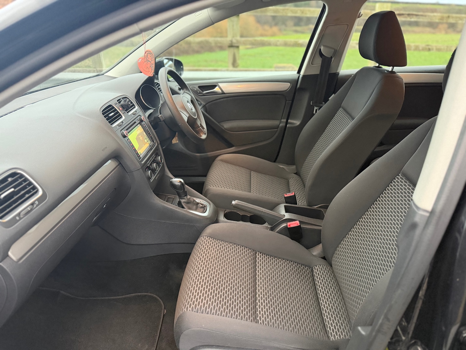 Used Volkswagen Golf 2011 for sale - 76882856: Photo 19