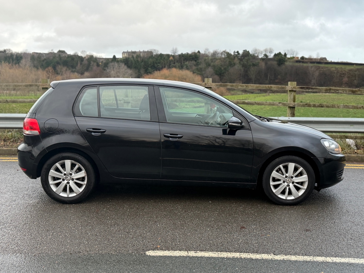 Used Volkswagen Golf 2011 for sale - 76882856: Photo 9