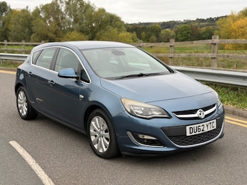 Used Vauxhall Astra 2012 for sale - 76426689: Photo