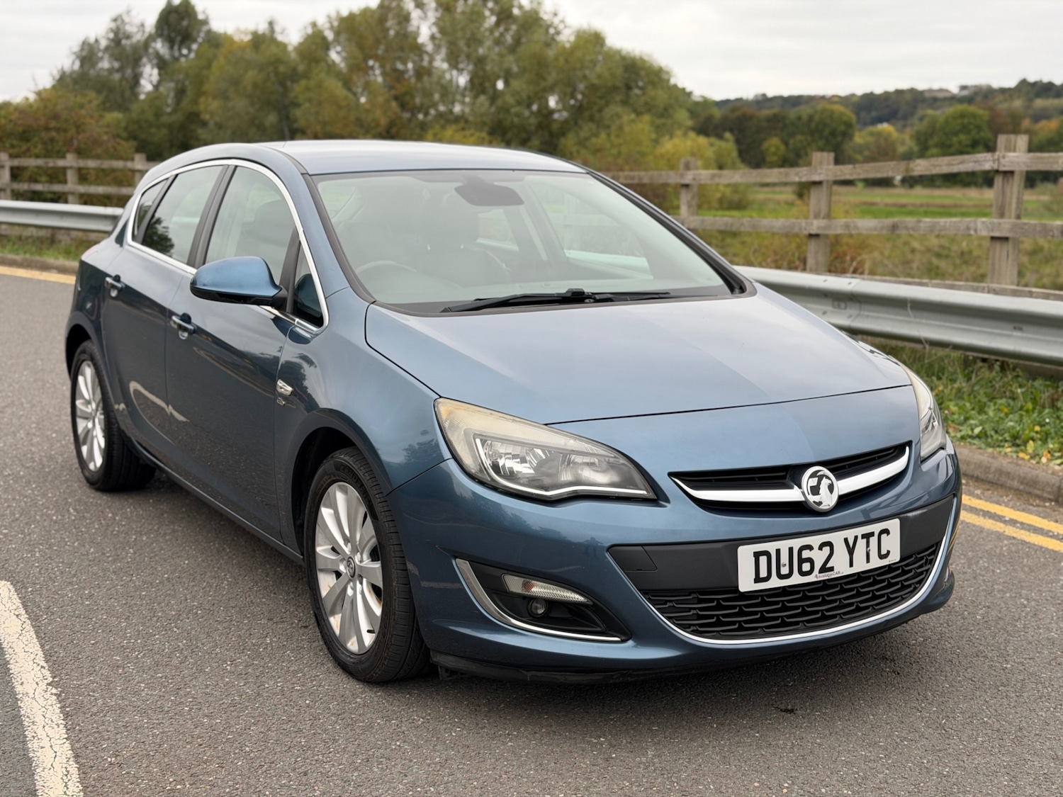 Used Vauxhall Astra 2012 for sale - 76426689: Photo 2
