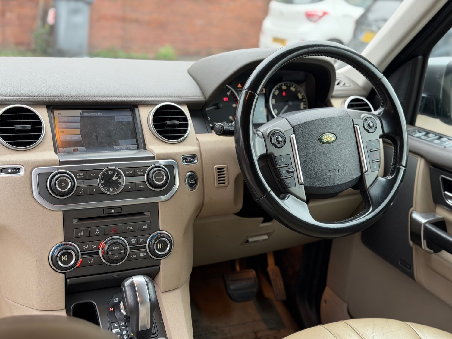 Used Land Rover Discovery 2010 for sale - 76625249: Photo 11