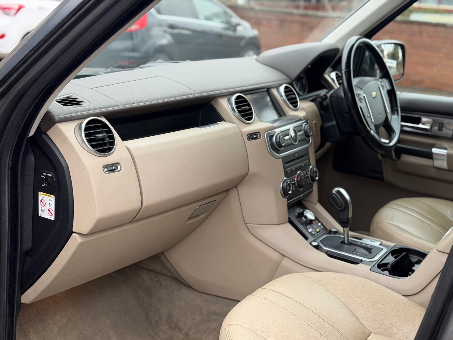 Used Land Rover Discovery 2010 for sale - 76625249: Photo 8