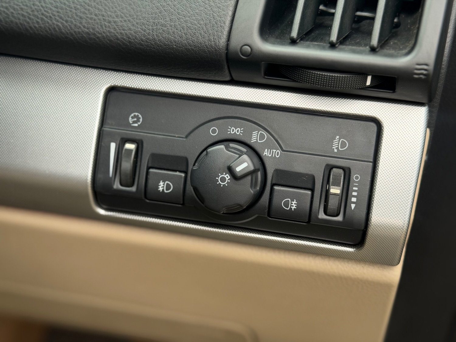 Used Land Rover Freelander 2011 for sale - 77703230: Photo 32