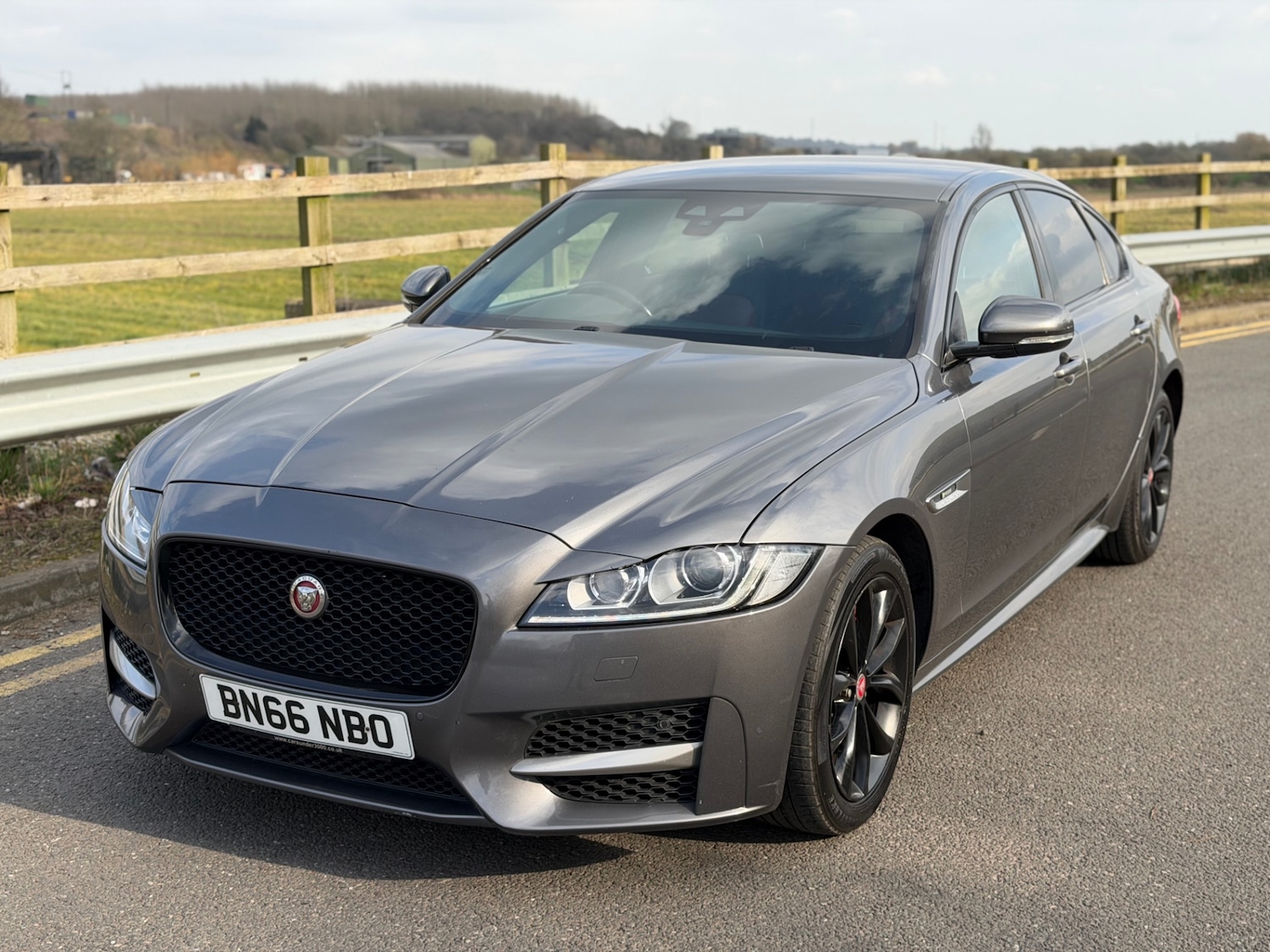 Used Jaguar XF 2016 for sale - 77950498: Photo 6