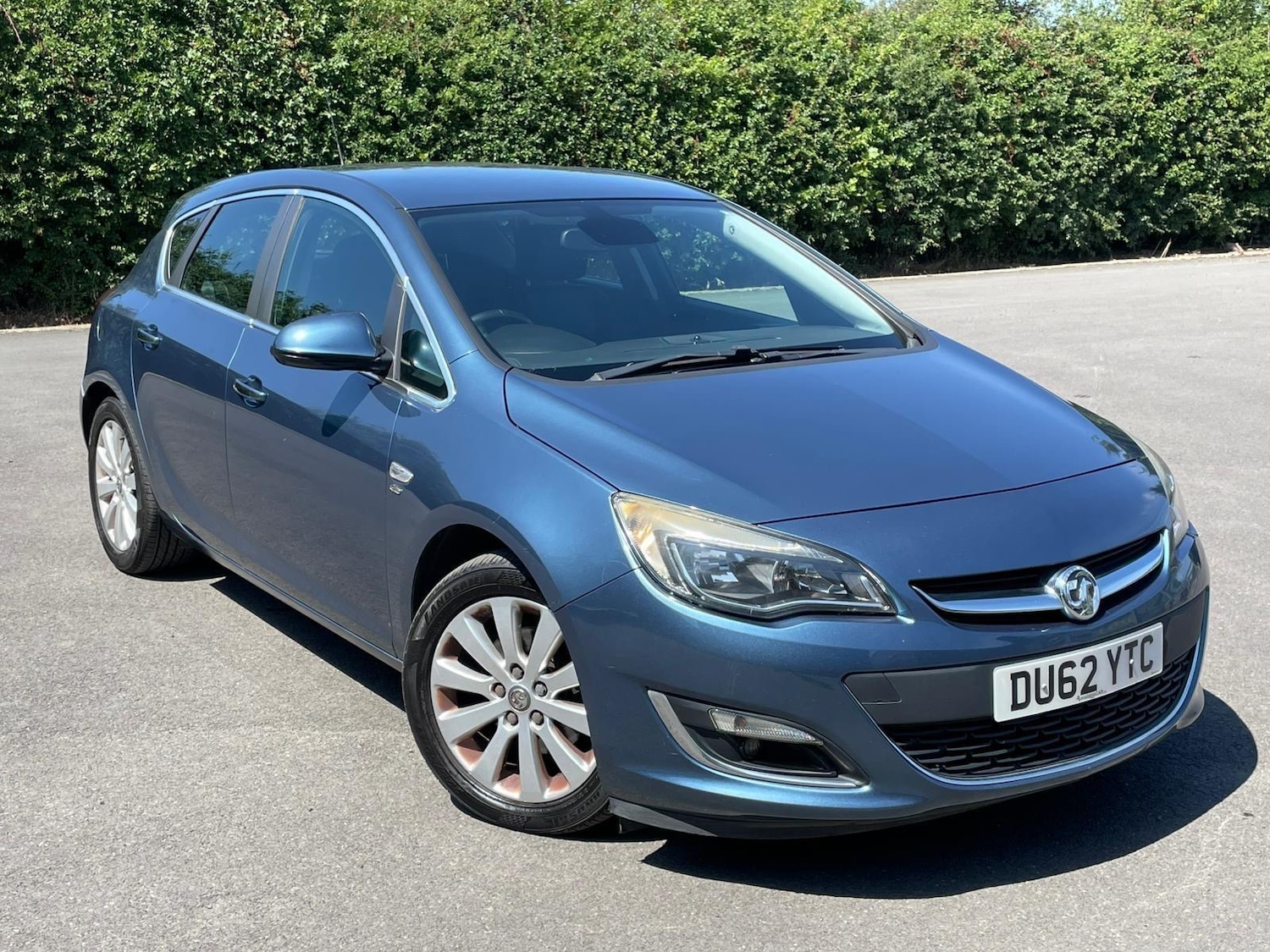 Used Vauxhall Astra 2012 for sale - 76159272: Photo 1
