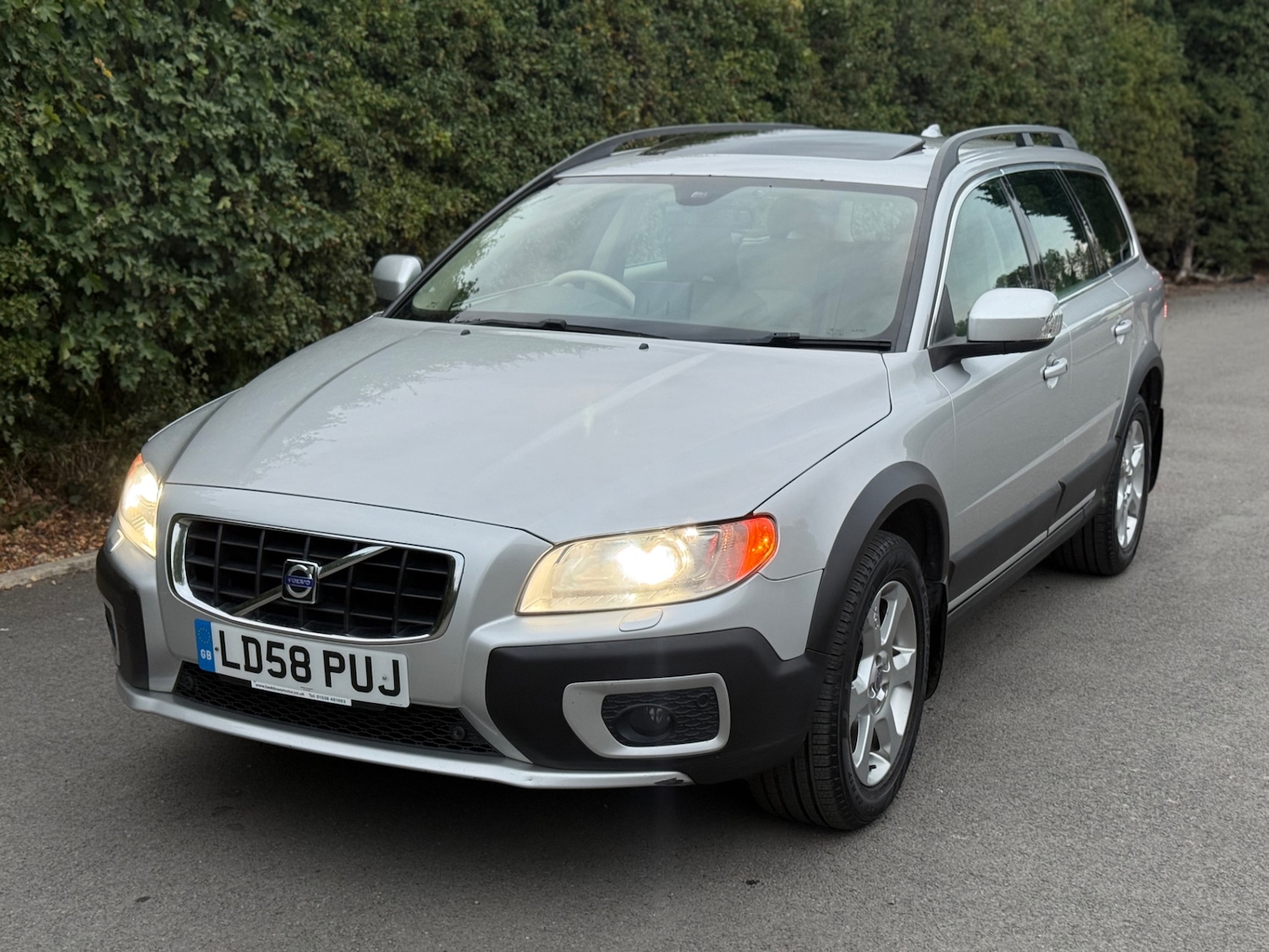 Used Volvo XC70 2008 for sale - 76945642: Photo 12