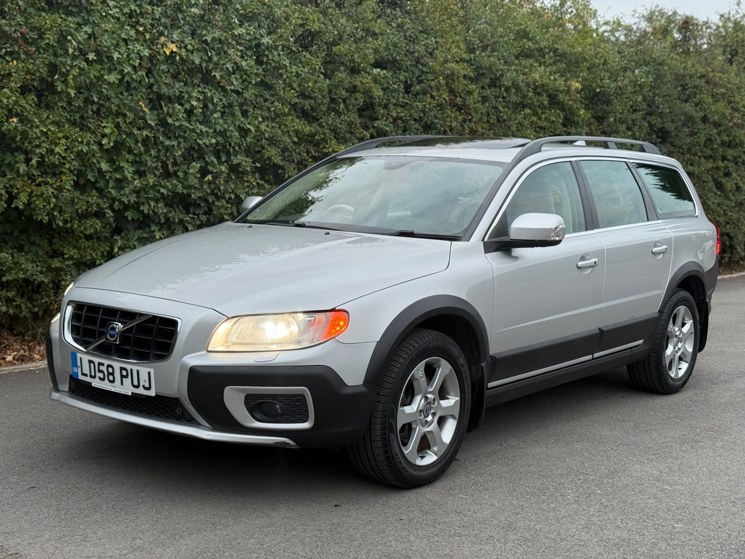 Used Volvo XC70 2008 for sale - 76945642: Photo 13