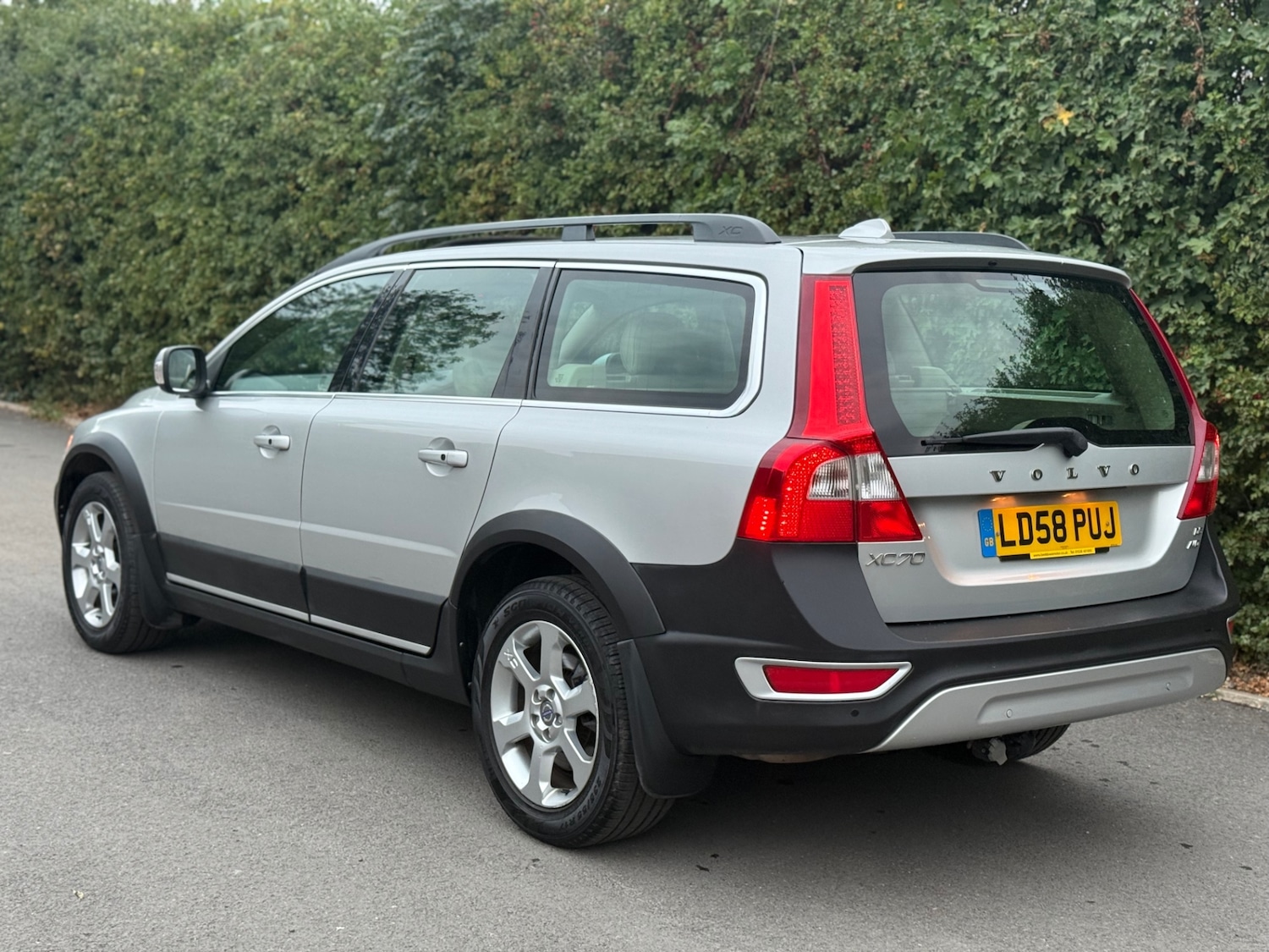 Used Volvo XC70 2008 for sale - 76945642: Photo 17