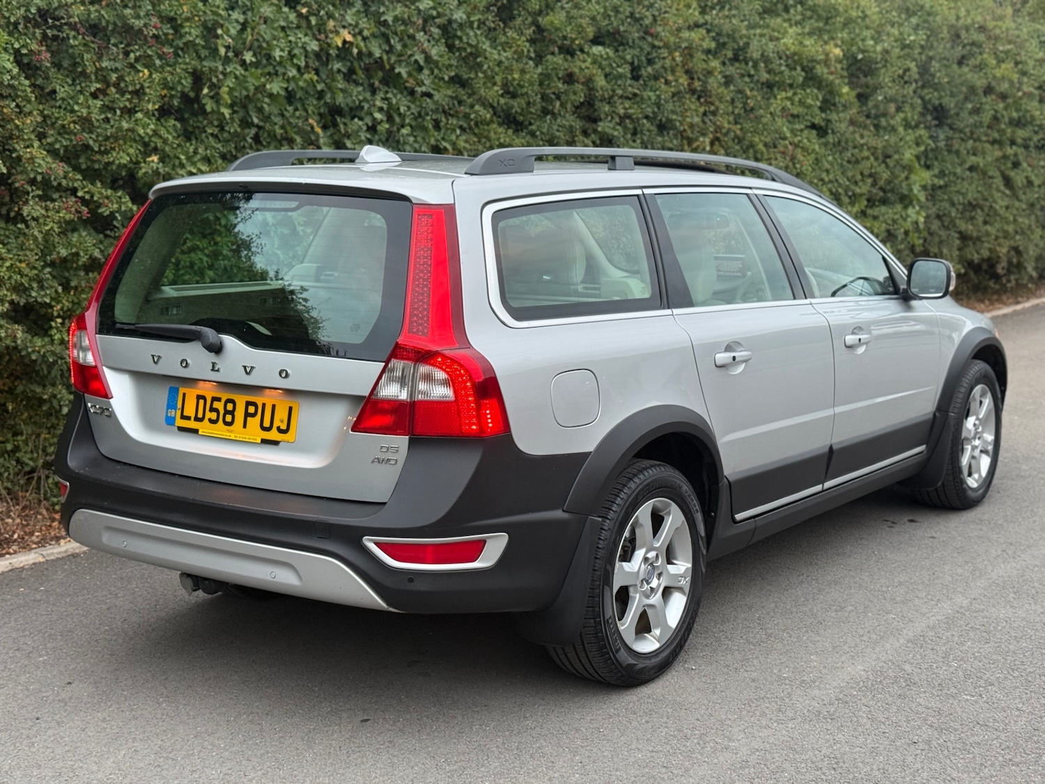 Used Volvo XC70 2008 for sale - 76945642: Photo 6