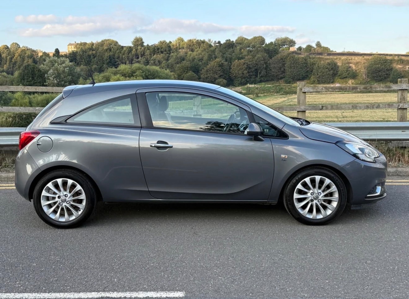 Used Vauxhall Corsa 2015 for sale - 76358274: Photo 4