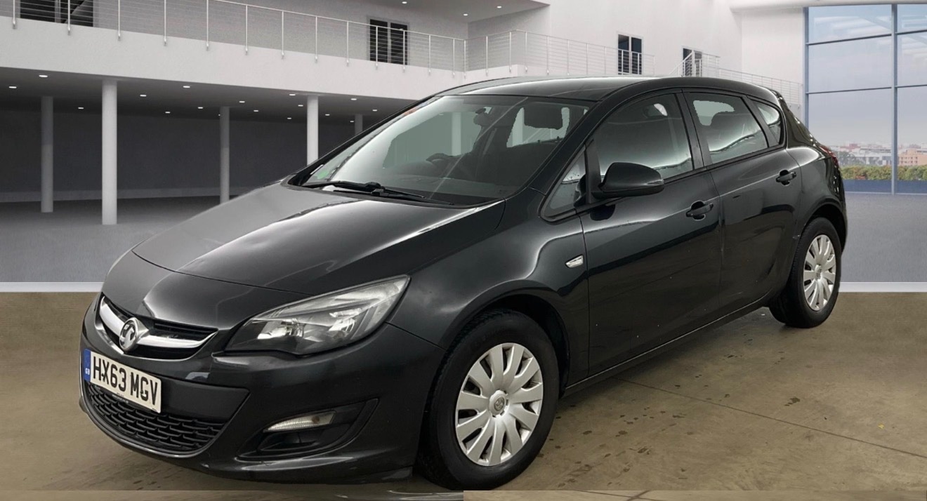 Used Vauxhall Astra 2013 for sale - 76531048: Photo 2