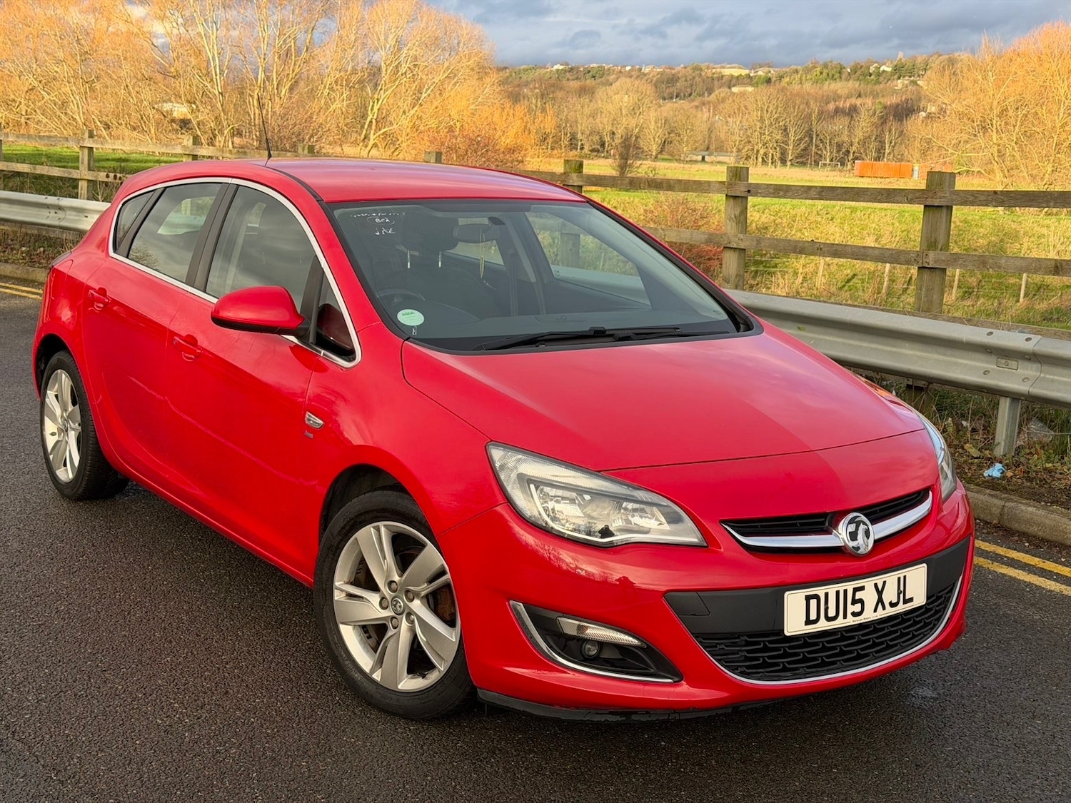 Used Vauxhall Astra 2015 for sale - 76982709: Photo 2
